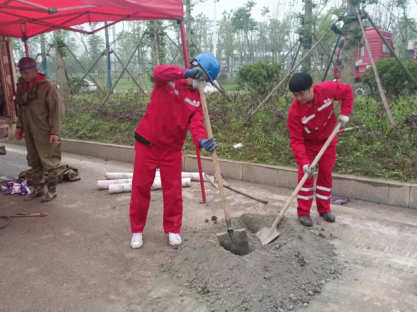青山管道疏通哪家好】及时进行市政管道清淤